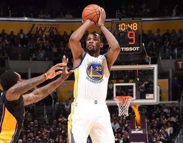 何用持球牵 何用持球牵